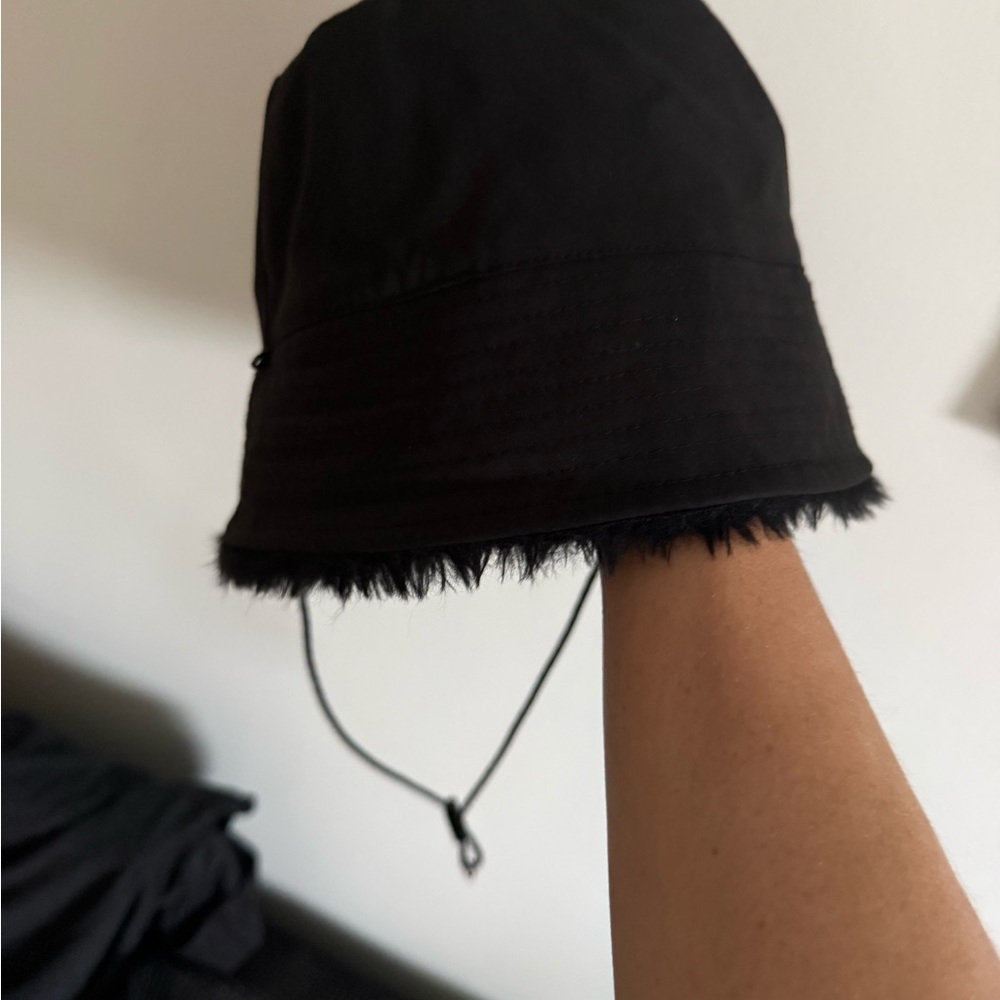 Kangol warm winter Black Bucket Hat with Faux Fur Trim, small  removable strap